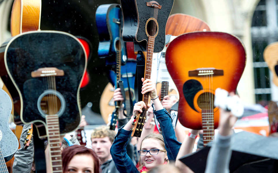 με-7-344-κιθάρες-2023667