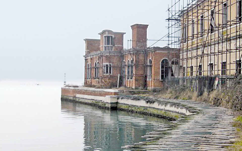 η-ιταλία-εκποιεί-τη-μικρή-αντι-βενετί-2023010