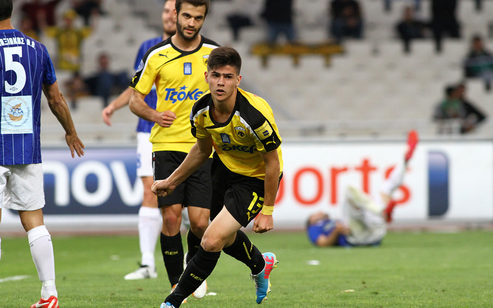 με-δέλλα-στη-φούτμπολ-λιγκ-η-αεκ-2024888