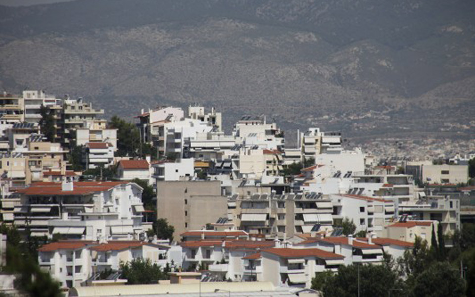 η-φορολογία-συνεχίζει-να-κρατάει-στην8-2026880