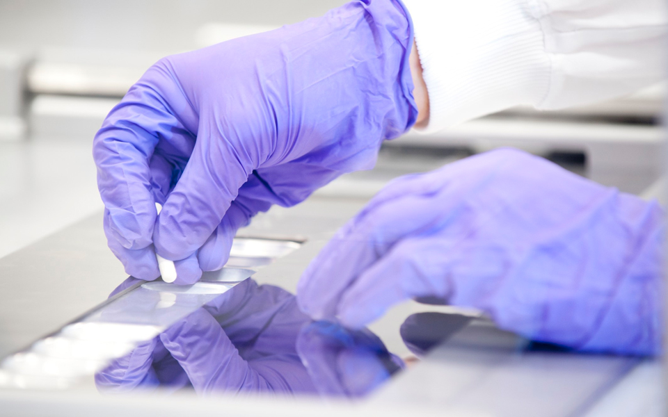 σχεδιάζουν-μια-μικρογραφία-ανθρώπ-2021074