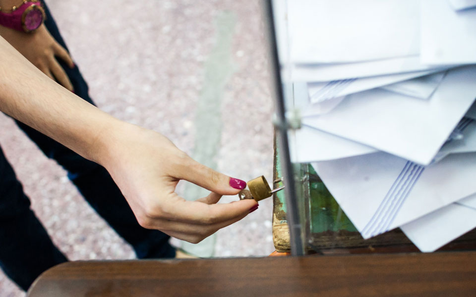 οσα-είδε-ο-φωτογράφος-το-βράδυ-των-εκλο-2024278