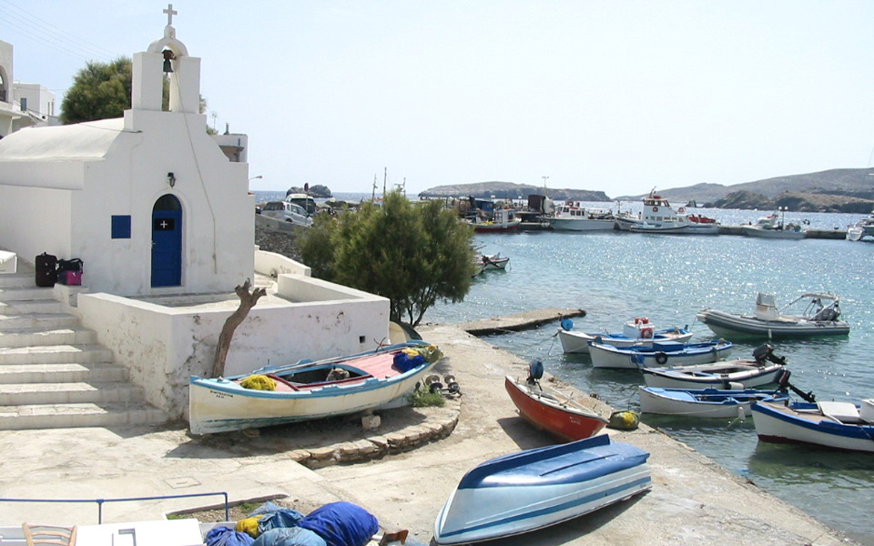 φολέγανδρος-παράδεισος-για-οδοιπόρο-2021546