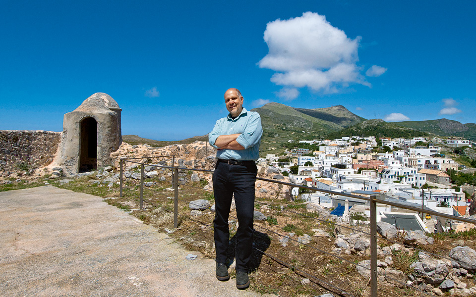 μανώλης-χάρος-ενας-ζωγράφος-ζητεί-την-2022828