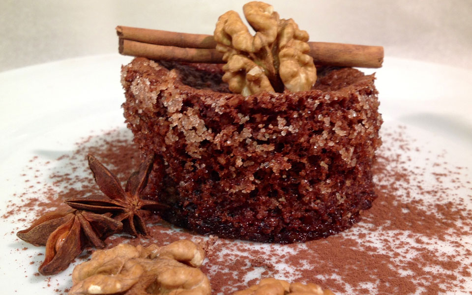 στις-γλυκές-ιστορίες-μελαχρινή-2023841