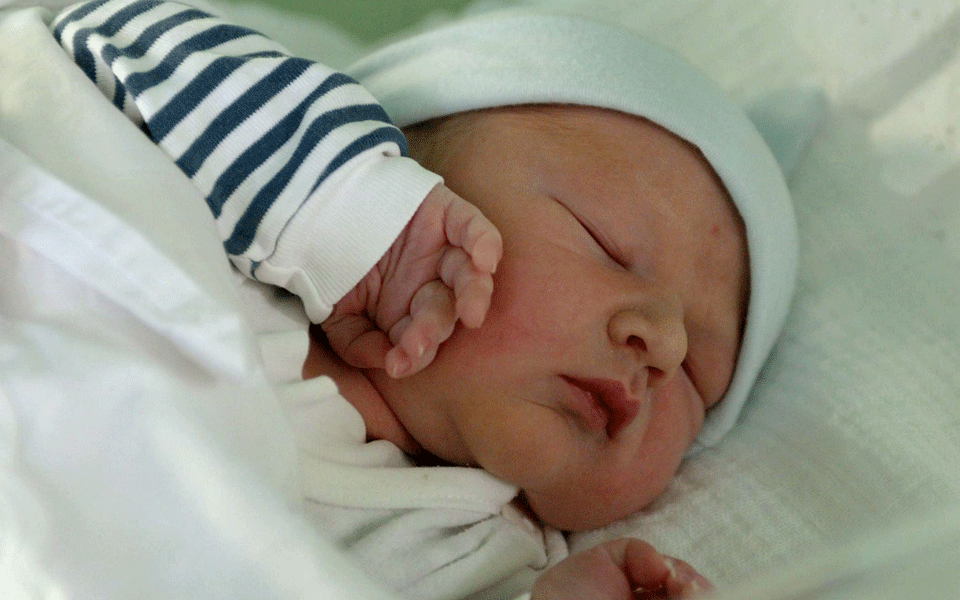 σχεδόν-8-000-νεογέννητα-πεθαίνουν-καθημε-2024490