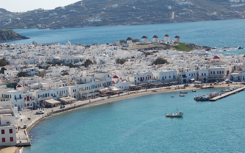 στη-μύκονο-εκπρόσωποι-του-θεάματος-κα-2020954