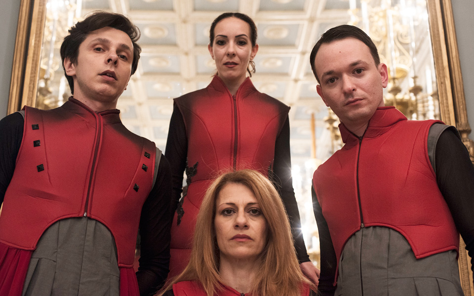 παραμύθια-με-νύξεις-σε-σκοτεινά-κοινω-2021531