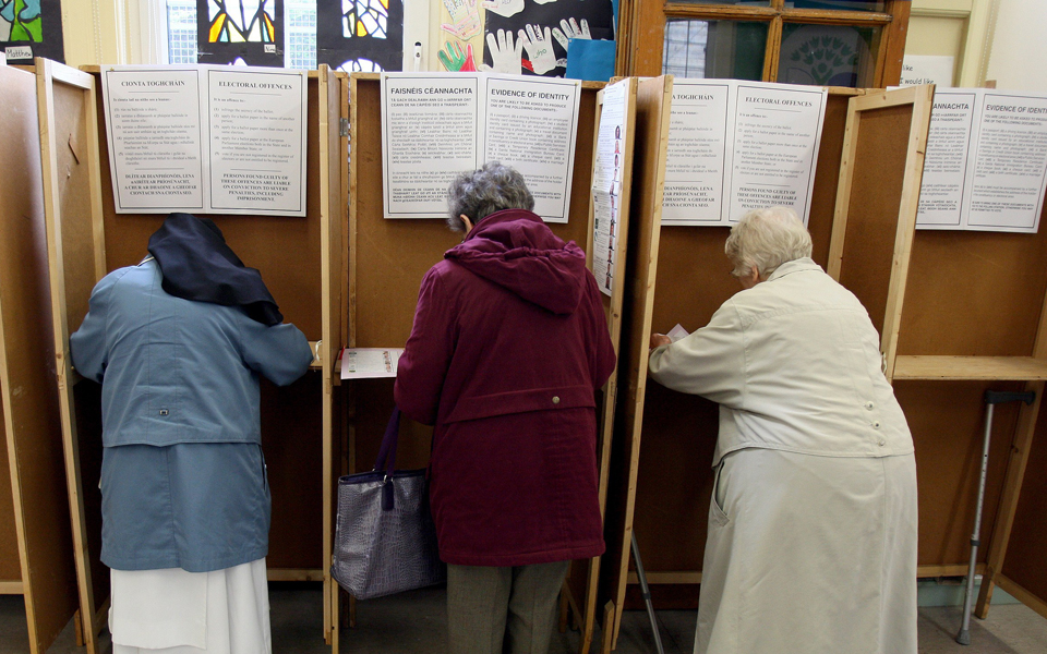 στις-κάλπες-τσέχοι-και-ιρλανδοί-2025257