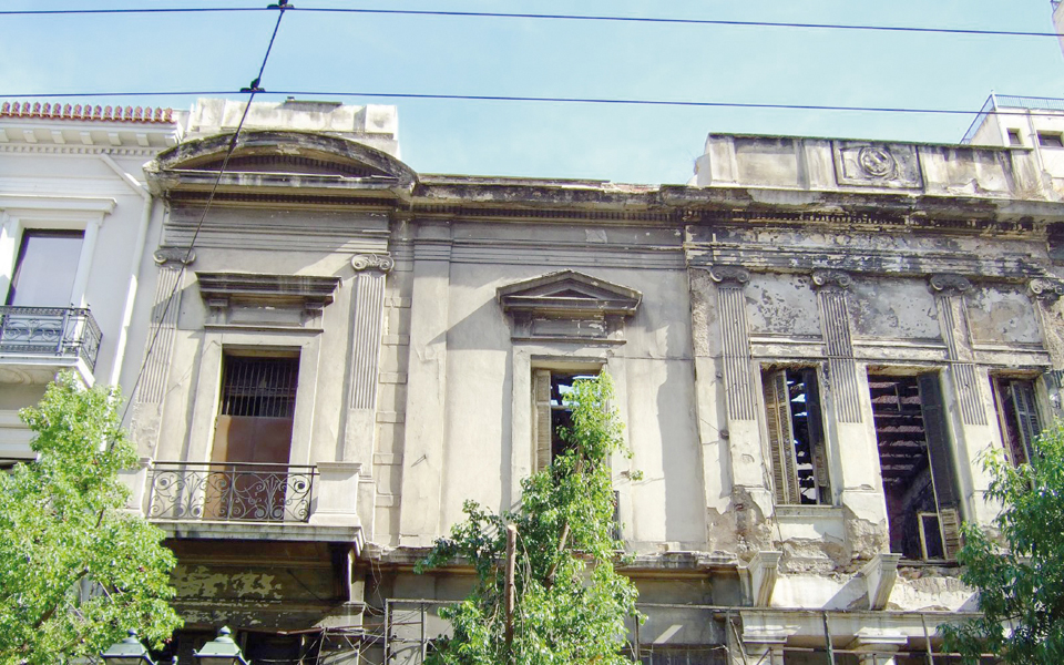 η-αναγέννηση-ενός-θησαυρού-2022097