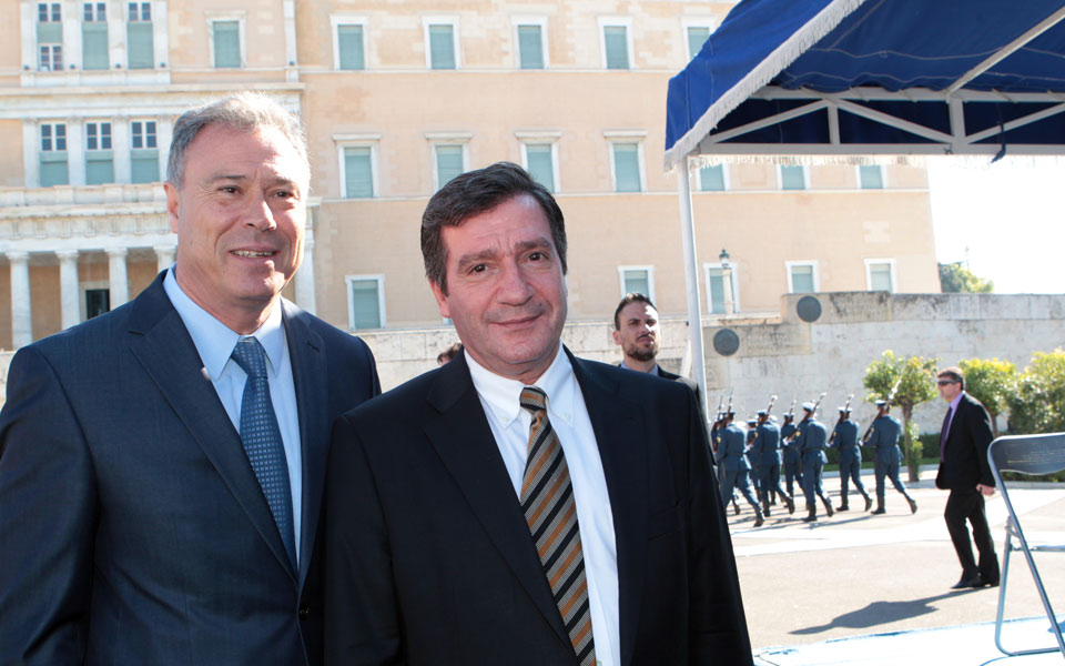 η-ν-δ-υποστηρίζει-σγουρό-και-καμίνη-2024293