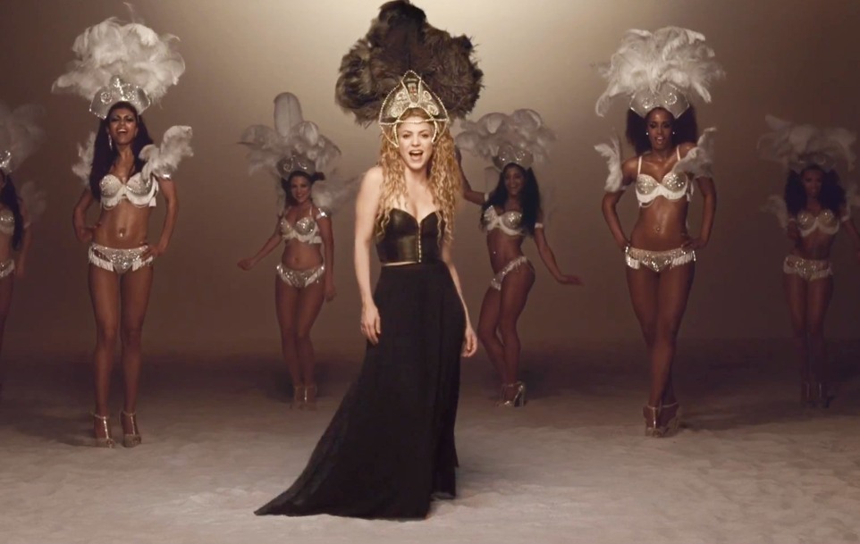η-shakira-με-τον-gerard-pique-και-το-γιο-τους-στο-νέο-της-videocl-2025236