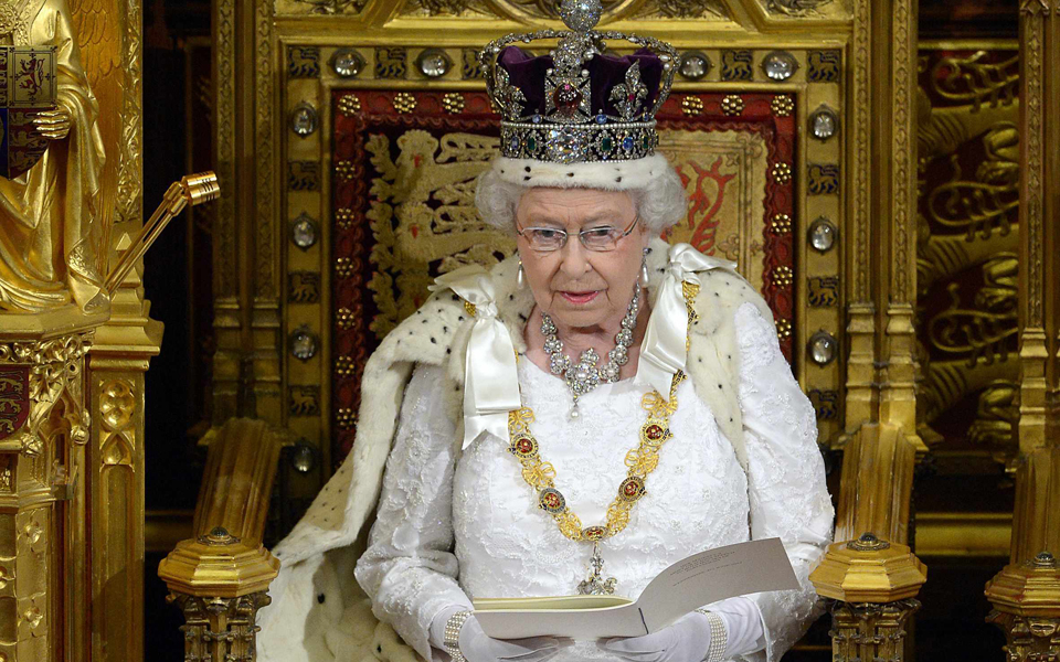 η-ελισάβετ-στο-κοινοβούλιο-2027673