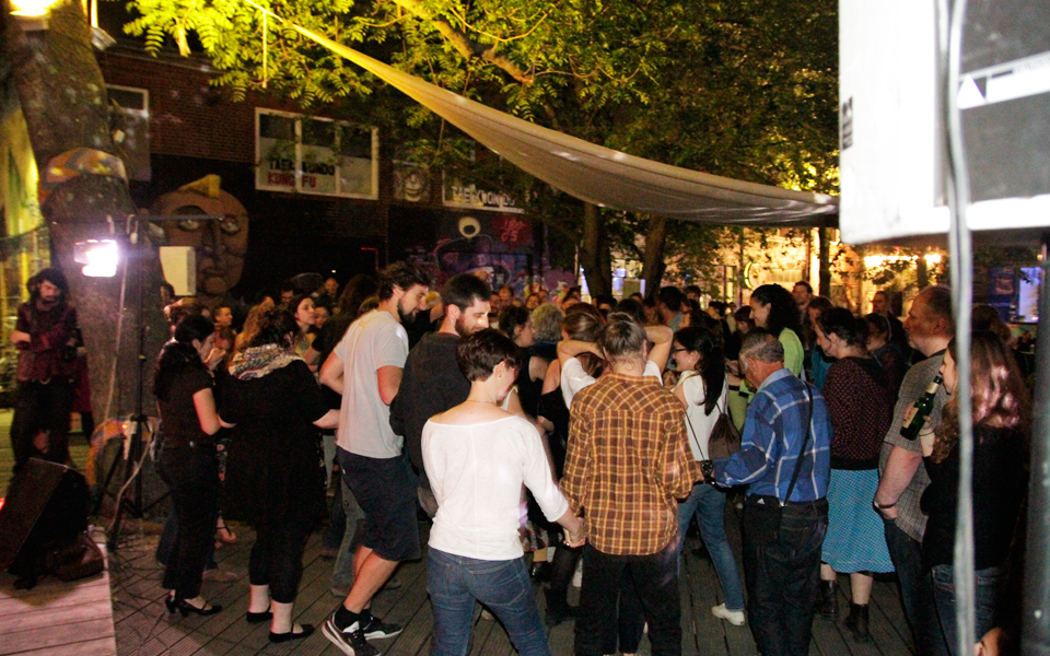 ελληνικό-γλέντι-στήθηκε-στο-βερολίνο-2027662