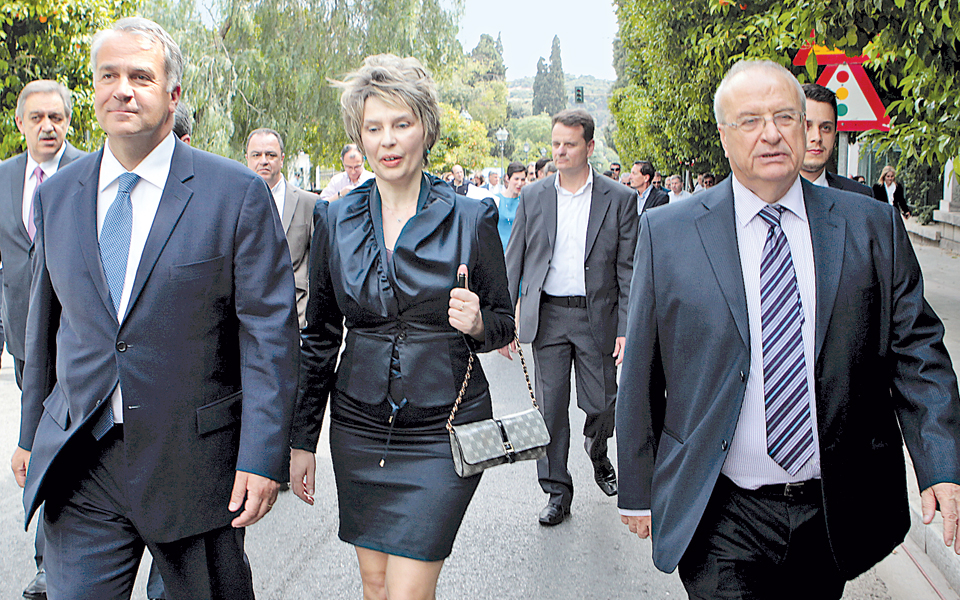 διάδοχος-του-στουρνάρα-ή-απλό-στουρν-2028599