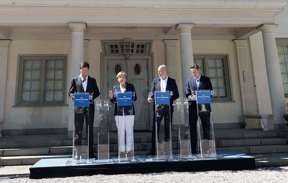 η-μέρκελ-συνεχίζει-να-στηρίζει-τον-γιο-2028506