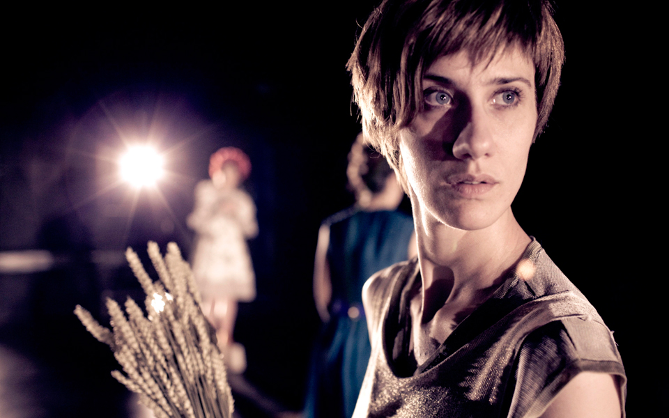 ηλέκτρα-διαρκείας-σε-πέντε-γλώσσες-2028777