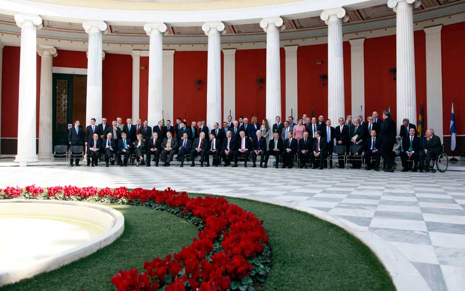 επιτυχημένη-οικονομική-απρόβλεπτη-2032235