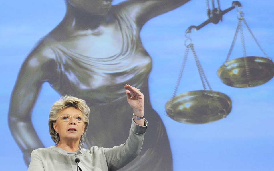 βίβιαν-ρέντινγκ-ανησυχώ-για-την-αύξη-2032233