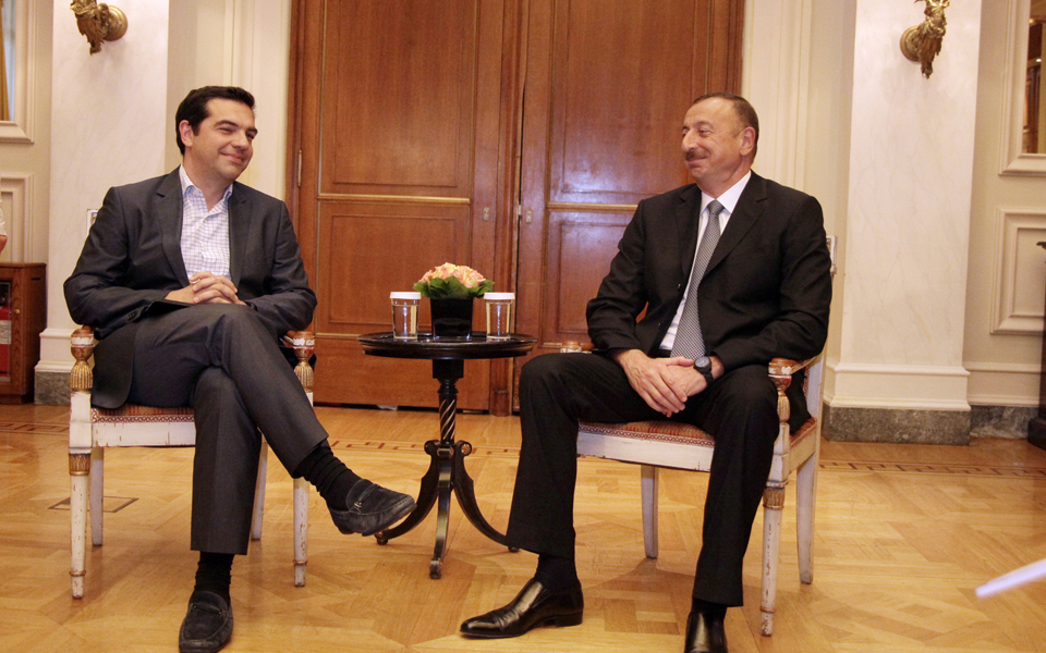 αλλού-τα-κακαρίσματα-αλλού-γεννούν-οι-2030132