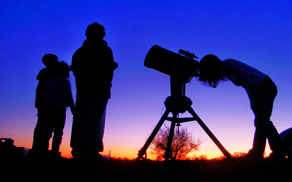 κάμπινγκ-με-τηλεσκόπια-για-τους-λάτρε-2032452