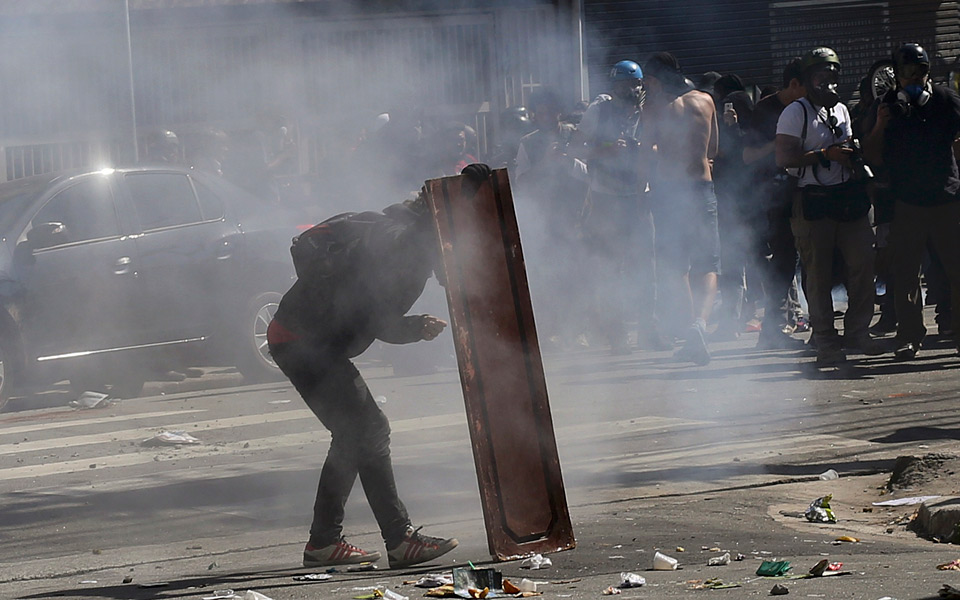 ένταση-και-δακρυγόνα-στο-σάο-πάολο-λίγ-2028896