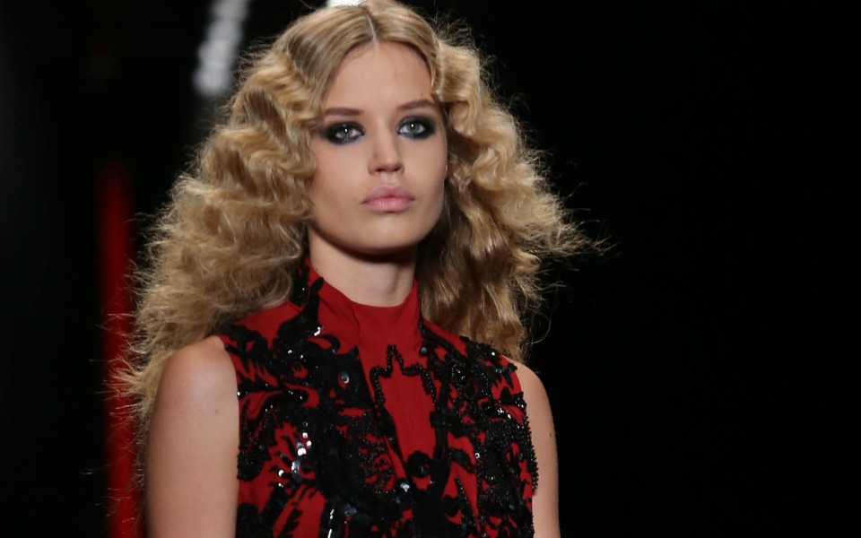 η-νέα-διαφήμιση-του-cavalli-ξεσηκώνει-την-κοι-2032477