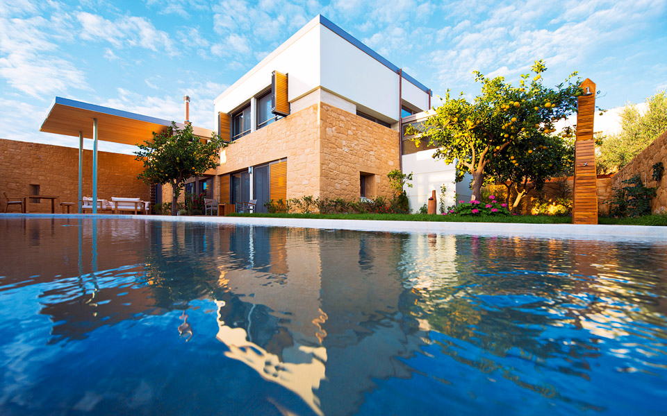 με-δικό-της-ραδιόφωνο-η-tresor-hotels-resorts-2028630