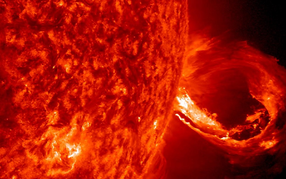 εντυπωσιακή-ηλιακή-έκρηξη-βιντεοσκό-2027136