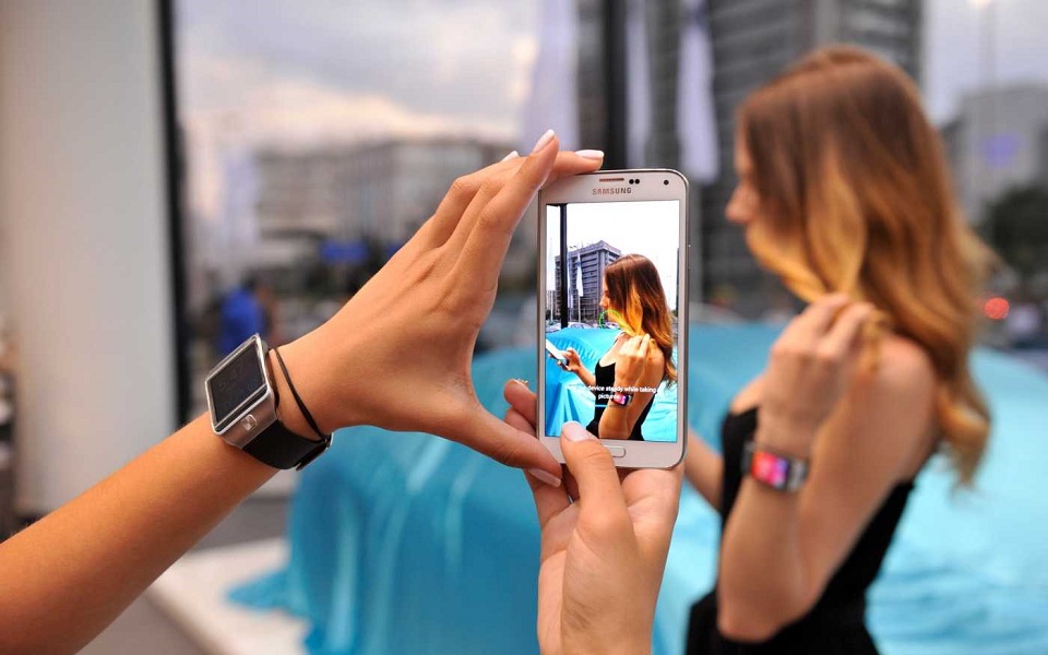 η-samsung-πρωταγωνίστησε-στην-πασαρέλα-των-mi-ro-2027330