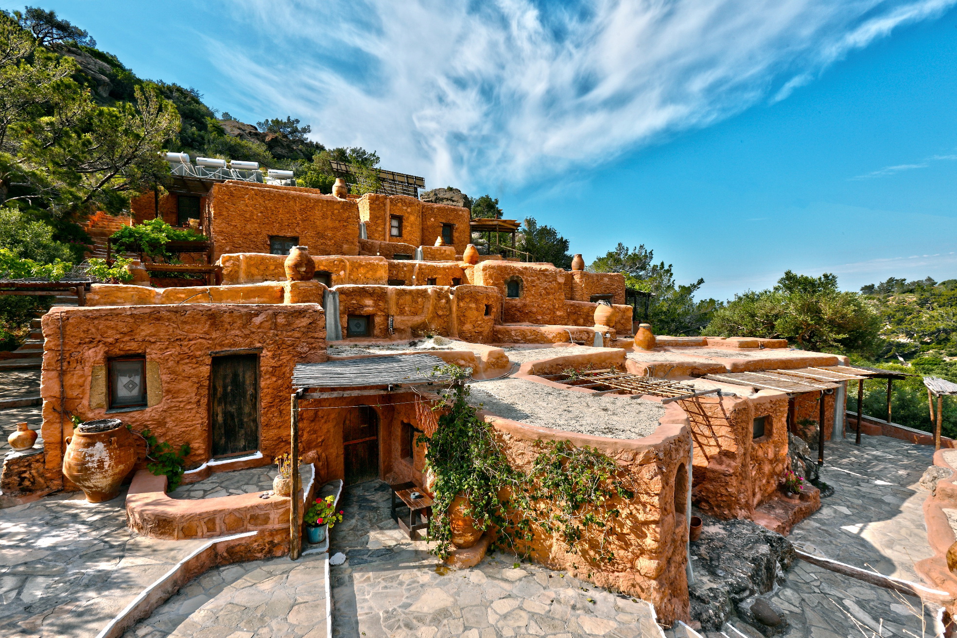 στο-δίκτυο-guest-inn-πληρώνετε-2-και-μένετε-3-2027304