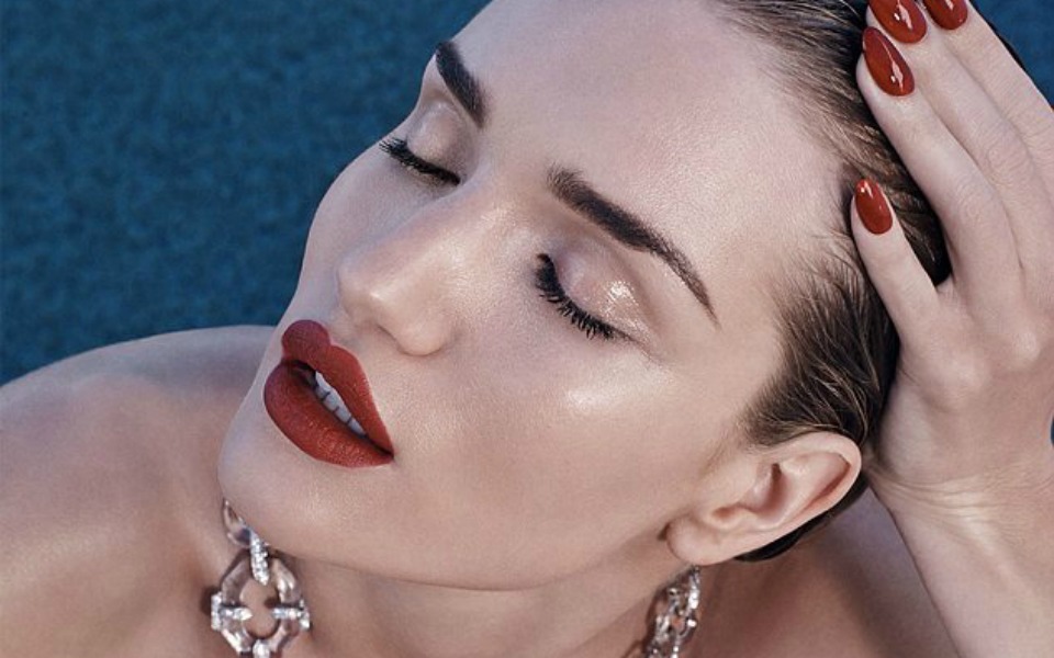 η-εντυπωσιακή-φωτογράφιση-της-rosie-huntington-whiteley-γι-2029176