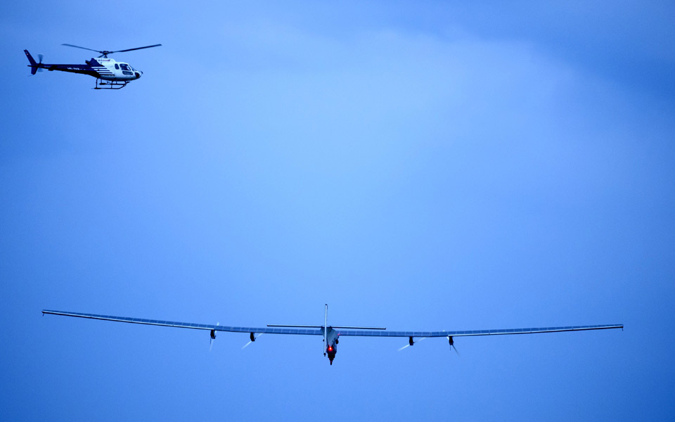 πέταξε-το-πρώτο-ηλιακό-αεροπλάνο-solar-impulse-2-2027087