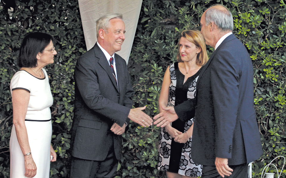 ανοιχτές-οι-πόρτες-της-πρεσβευτικής-κ-2033161