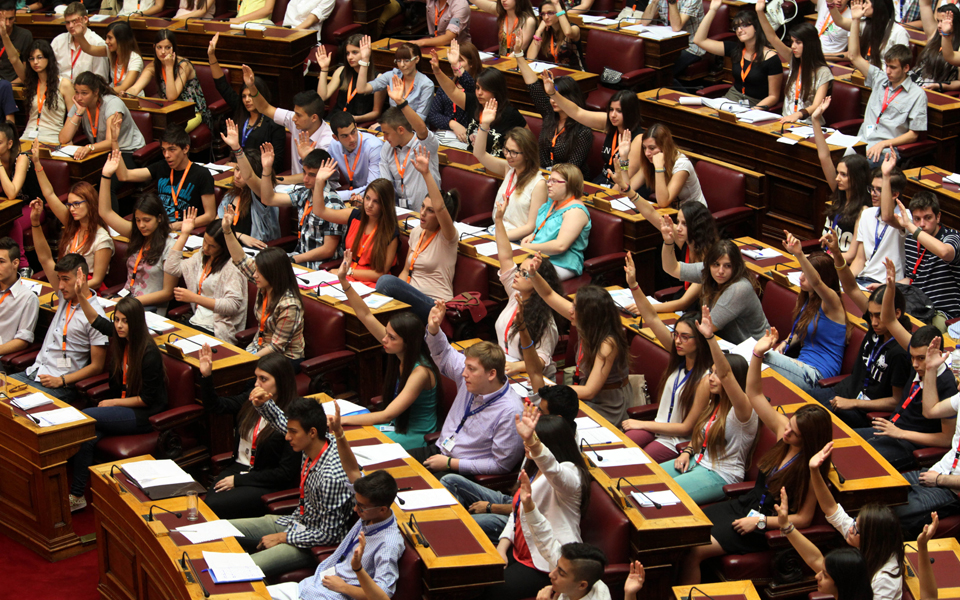 ζούμε-σε-μια-χώρα-που-όλα-είναι-λάθος-2033864