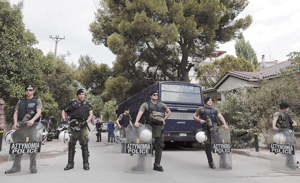 ο-μαζιώτης-αρνείται-να-απολογηθεί-2036134