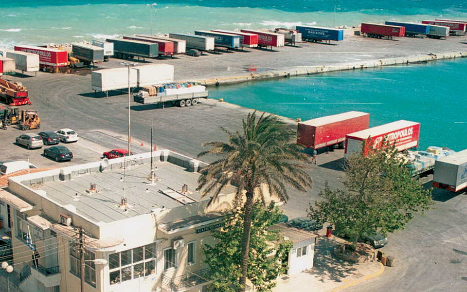 μου-έβαζαν-λεφτά-κρυφά-στα-χέρια-2037070