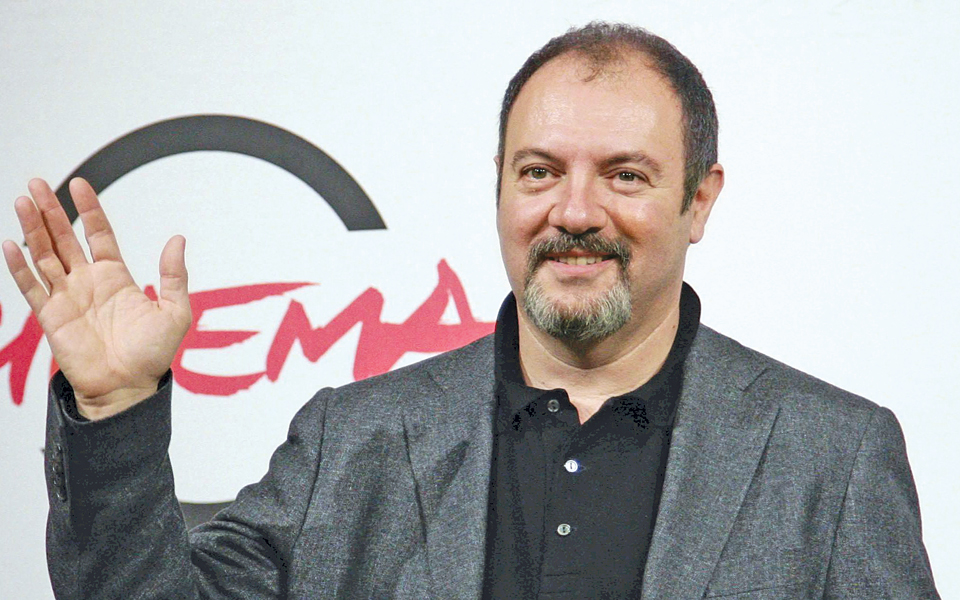 κ-λουκαρέλι-ζούμε-σε-έναν-κόσμο-νουάρ-2036588