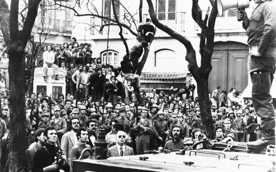 τι-απέγιναν-τα-παιδιά-των-γαρυφάλλων-2032978