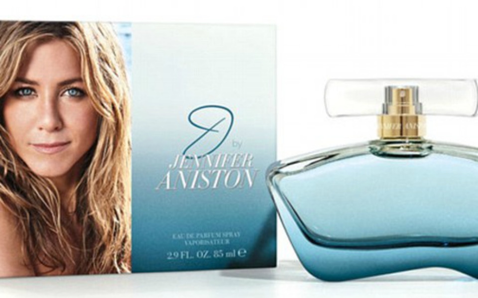 το-νέο-άρωμα-της-jennifer-aniston-μυρίζει-θάλασσα-2035386
