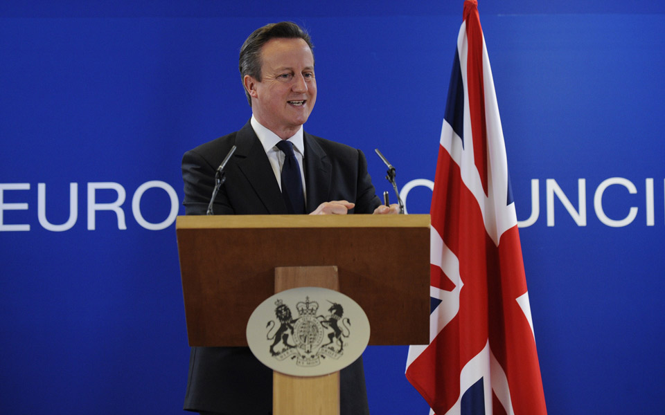 ο-πρωθυπουργός-κάμερον-καλεί-την-ευρώ-2036751