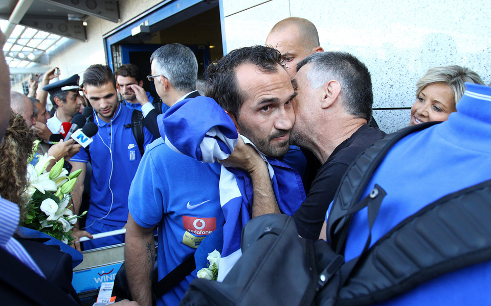 ενθουσιώδης-υποδοχή-της-εθνικής-2032678