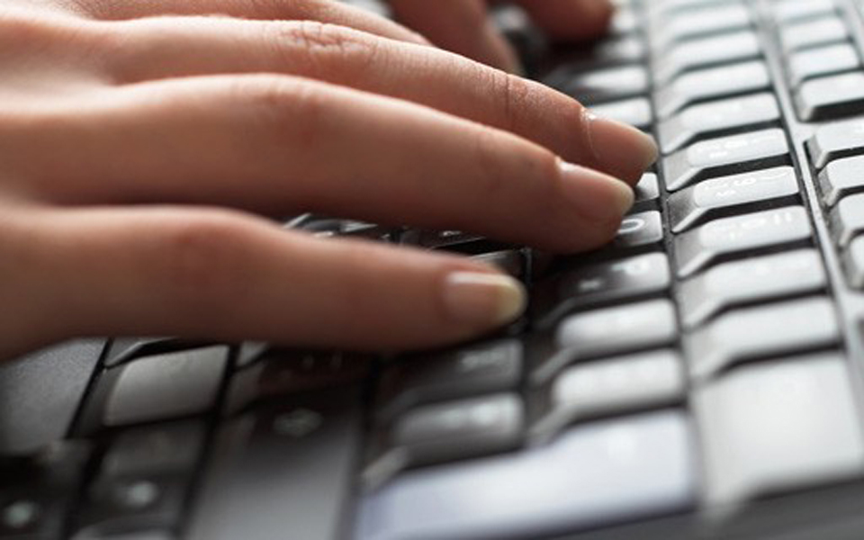 ενας-στους-τρεις-ελληνες-δεν-έχει-χρησ-2035008