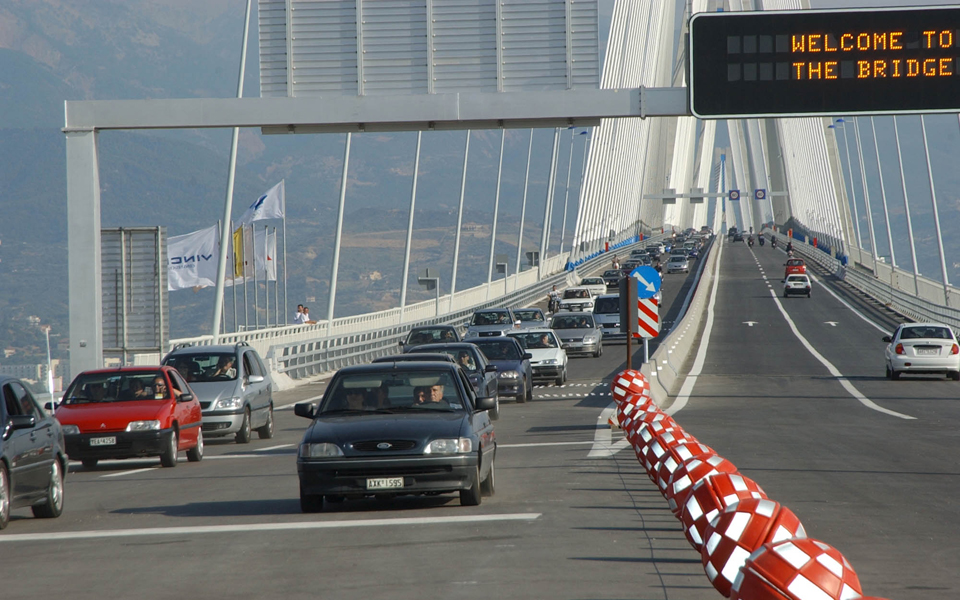 πυλώνες-αλληλεγγύης-χτίζει-η-γεφυρ-2037030