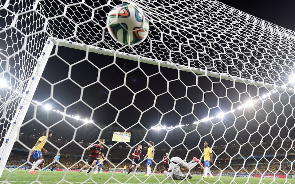 καταιγιστική-η-γερμανία-διέσυρε-τη-βρ-2034042