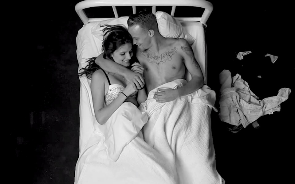 μετά-το-first-kiss-σειρά-έχει-το-undress-me-2034652