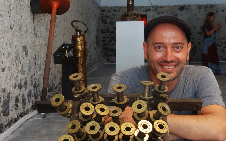 η-νεράιδα-ξαναζεί-σε-ένα-τοπίο-γλυπτ-2037849