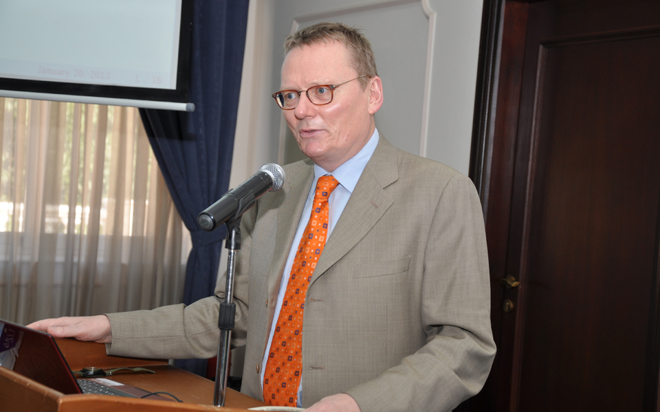 πώς-οι-θεσμοί-ευθύνονται-για-τα-αποτυχ-2038109