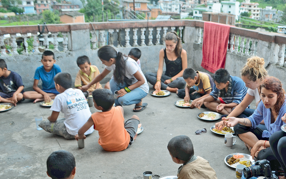 εθελοντική-εργασία-στο-μακρινό-νεπάλ-2038884