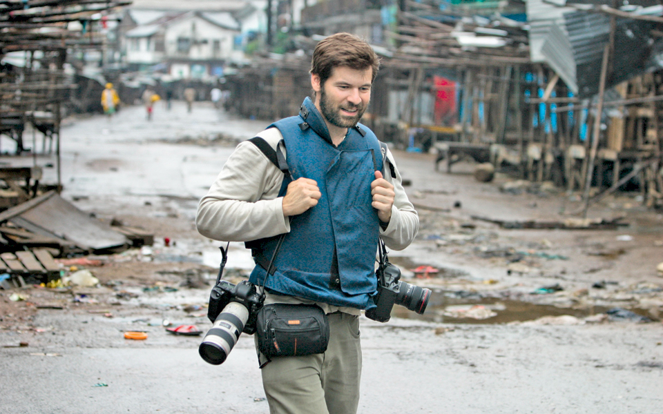 οταν-ο-φακός-αποτυπώνει-τη-χωματερή-τ-2038585